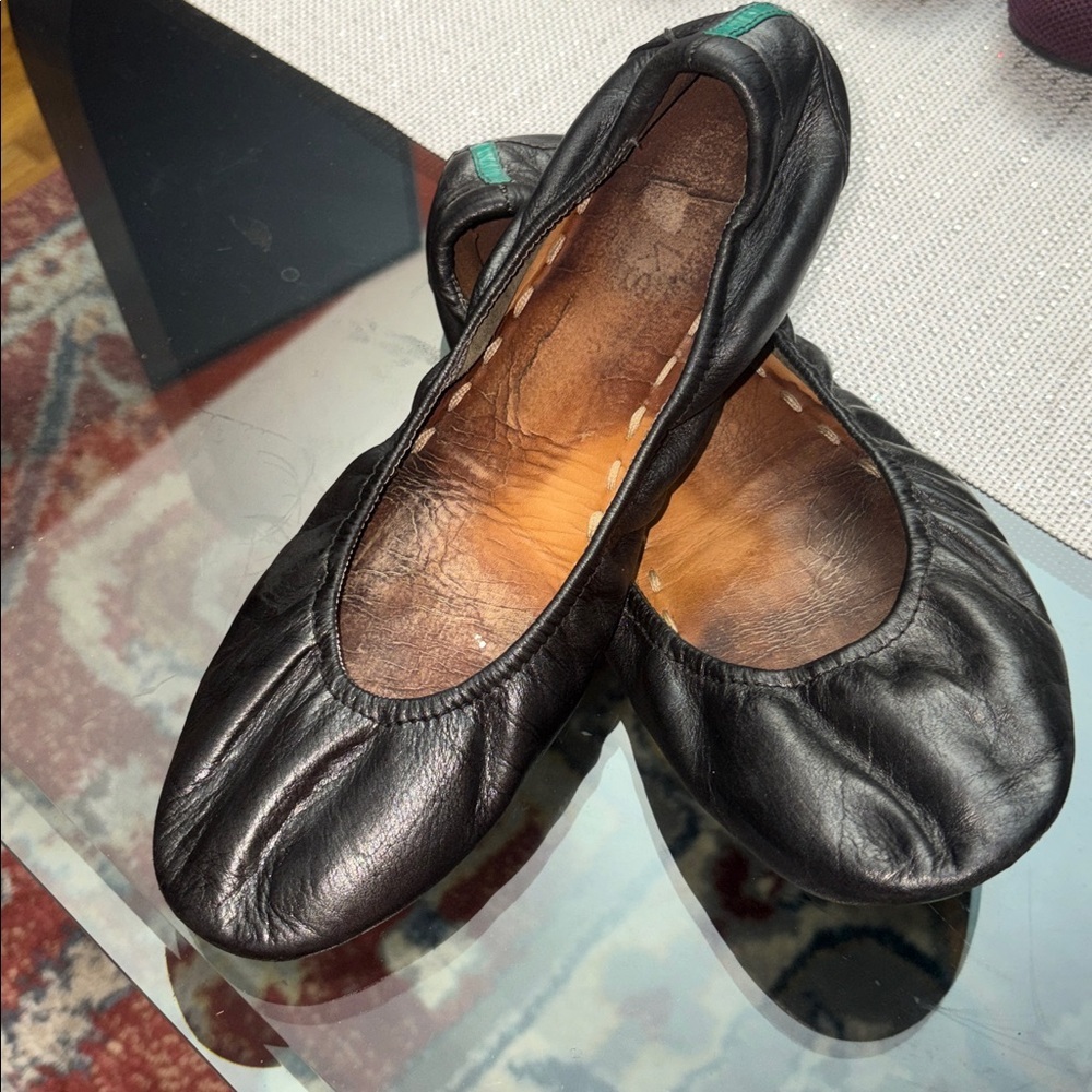 Tieks black Leather ballet Flat Shoes. Size: 9M, made in Italy ,folding flats - Picture 9 of 11